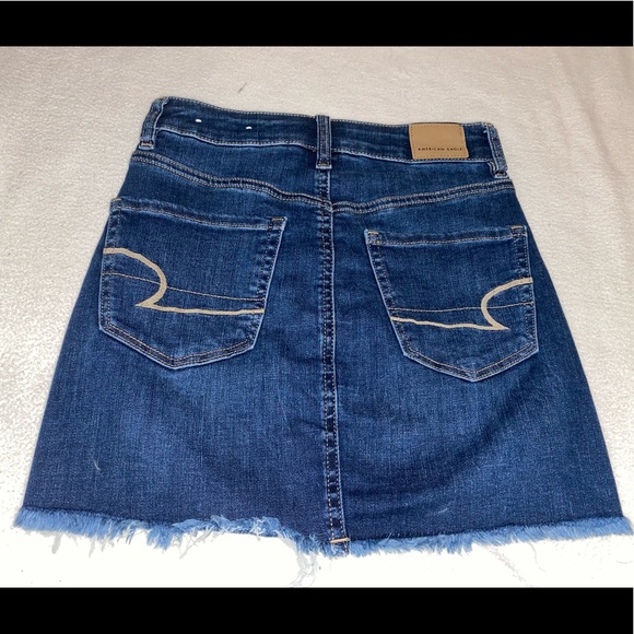 LIKE NEW AMERICAN EAGLE DARK BLUE DISTRESSED JEAN SKIRT - XS - EXTRA SMALL - 00 - Picture 9 of 11